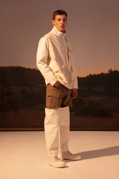 Look 18